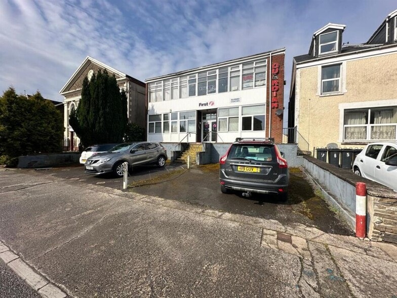 9-10 London Rd, Neath for lease - Building Photo - Image 1 of 3