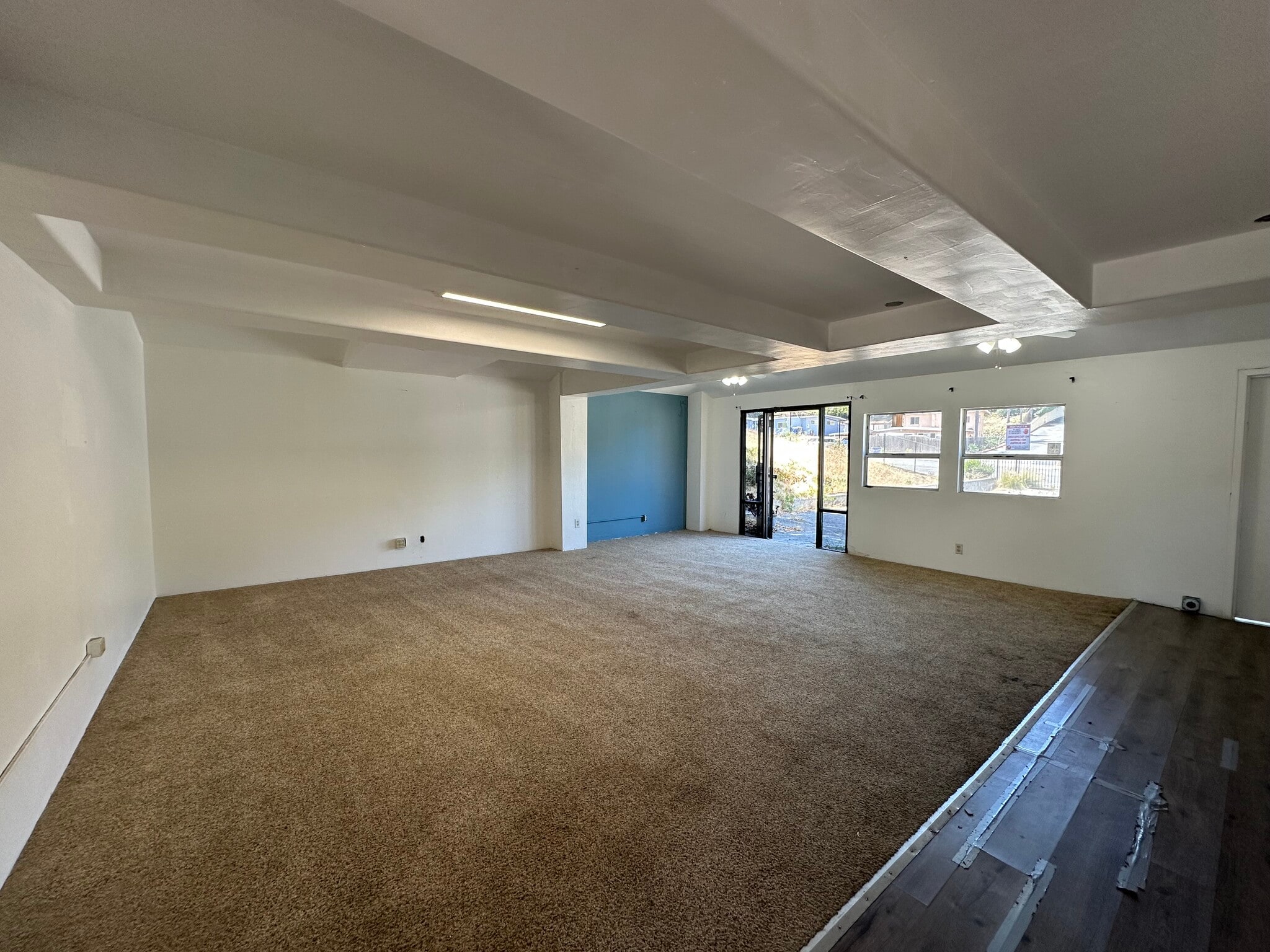 220 Civic Center Dr, Vista, CA for lease Interior Photo- Image 1 of 9