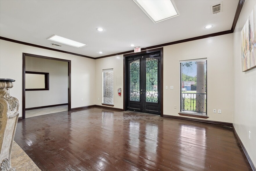 3403 N Beach St, Fort Worth, TX for lease - Interior Photo - Image 3 of 52