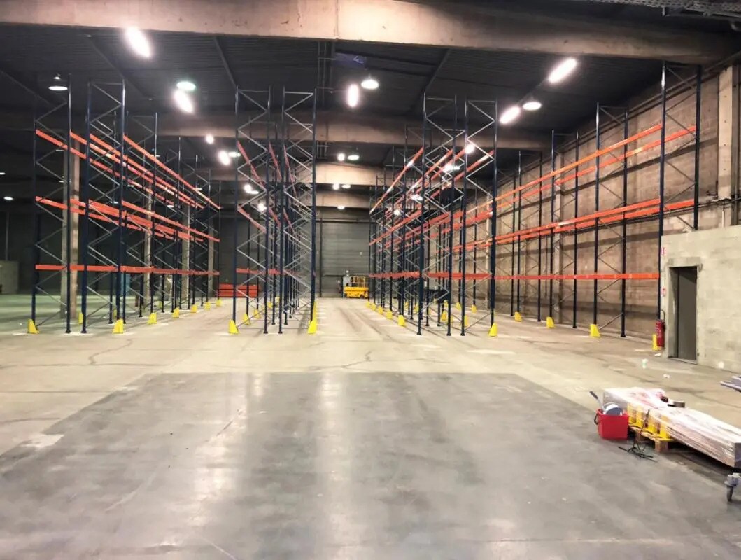 Flex in Morangis for lease Interior Photo- Image 1 of 8