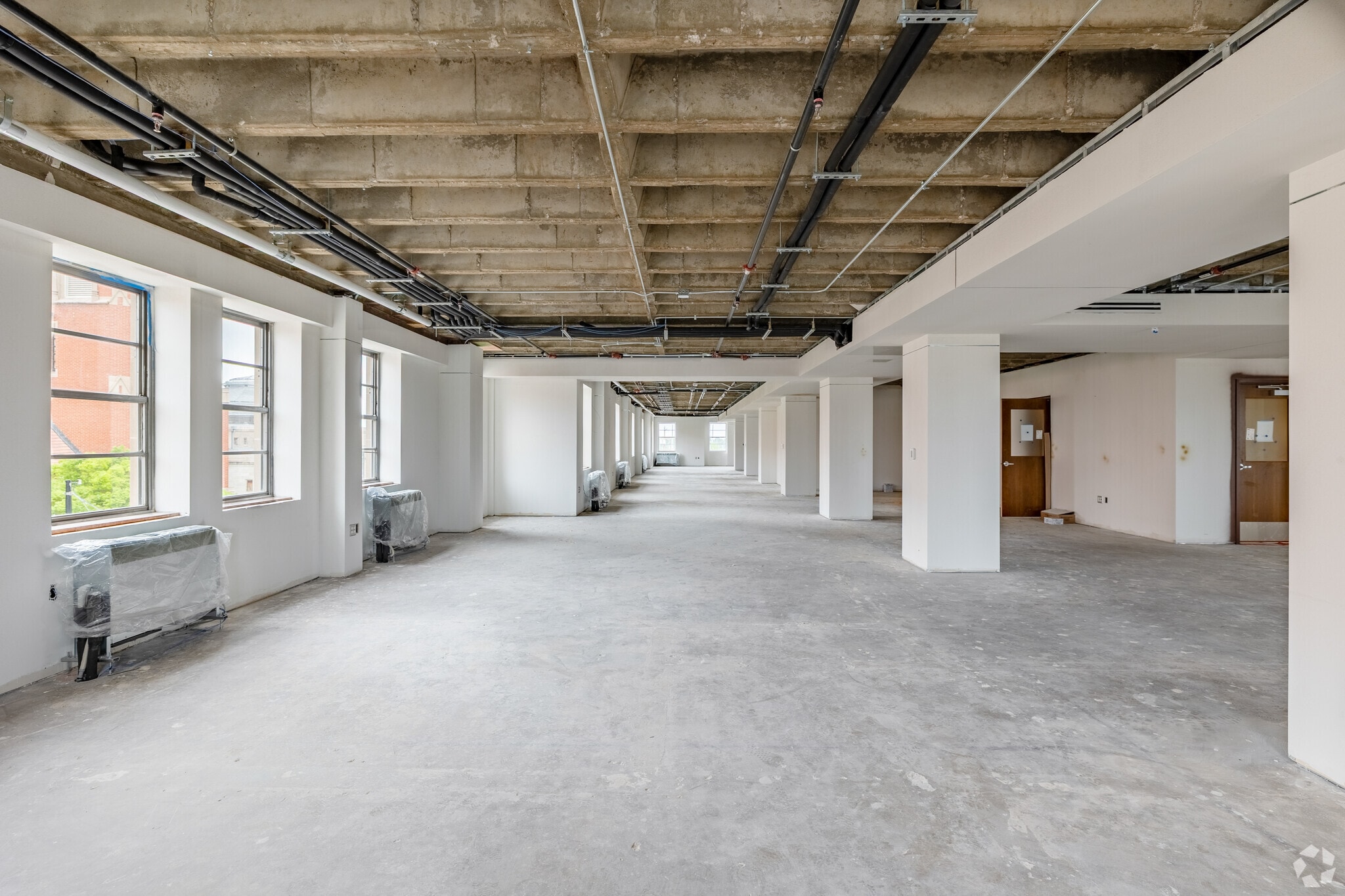 1141 N Robinson Ave, Oklahoma City, OK for lease Interior Photo- Image 1 of 2