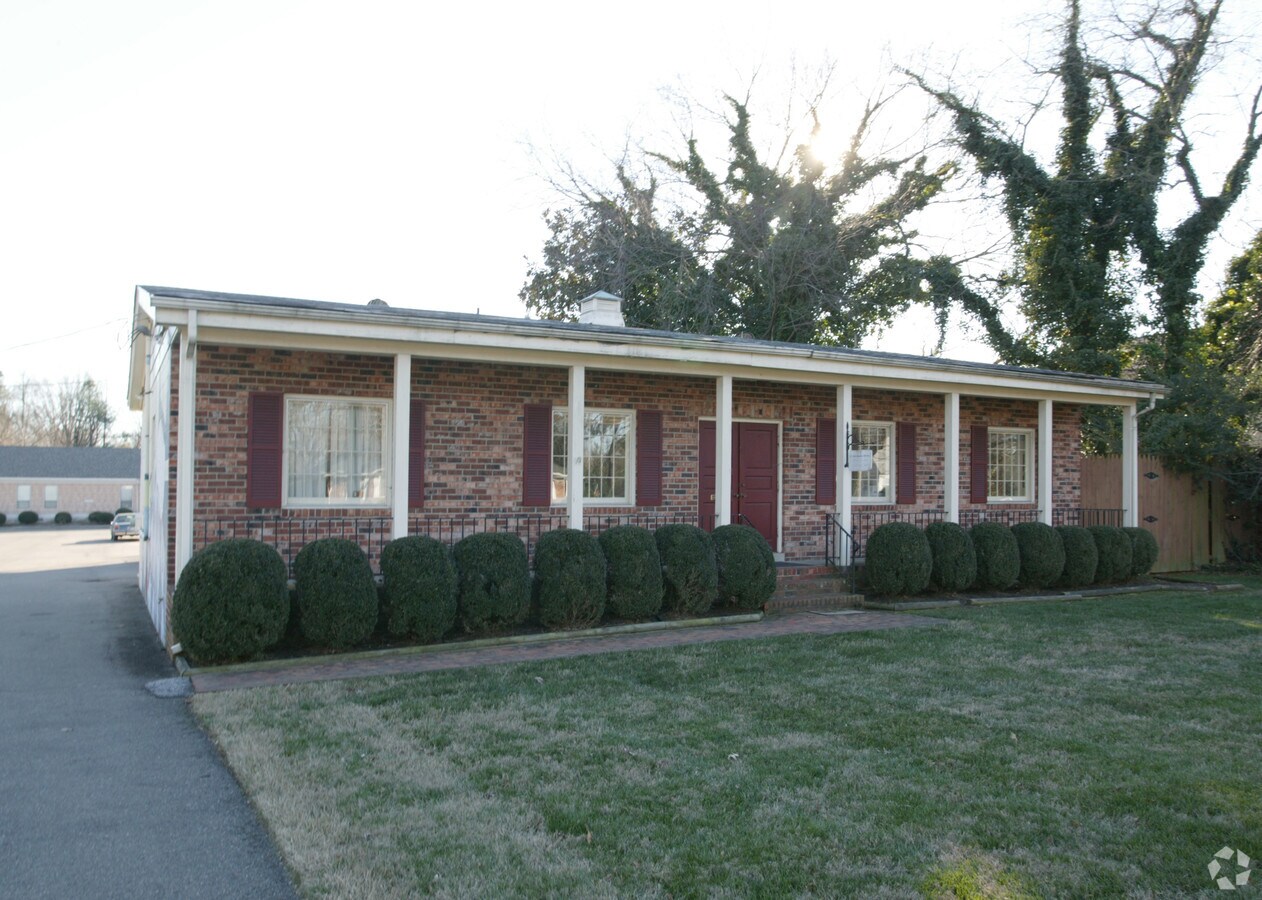 1001 W Nine Mile Rd, Highland Springs, VA 23075