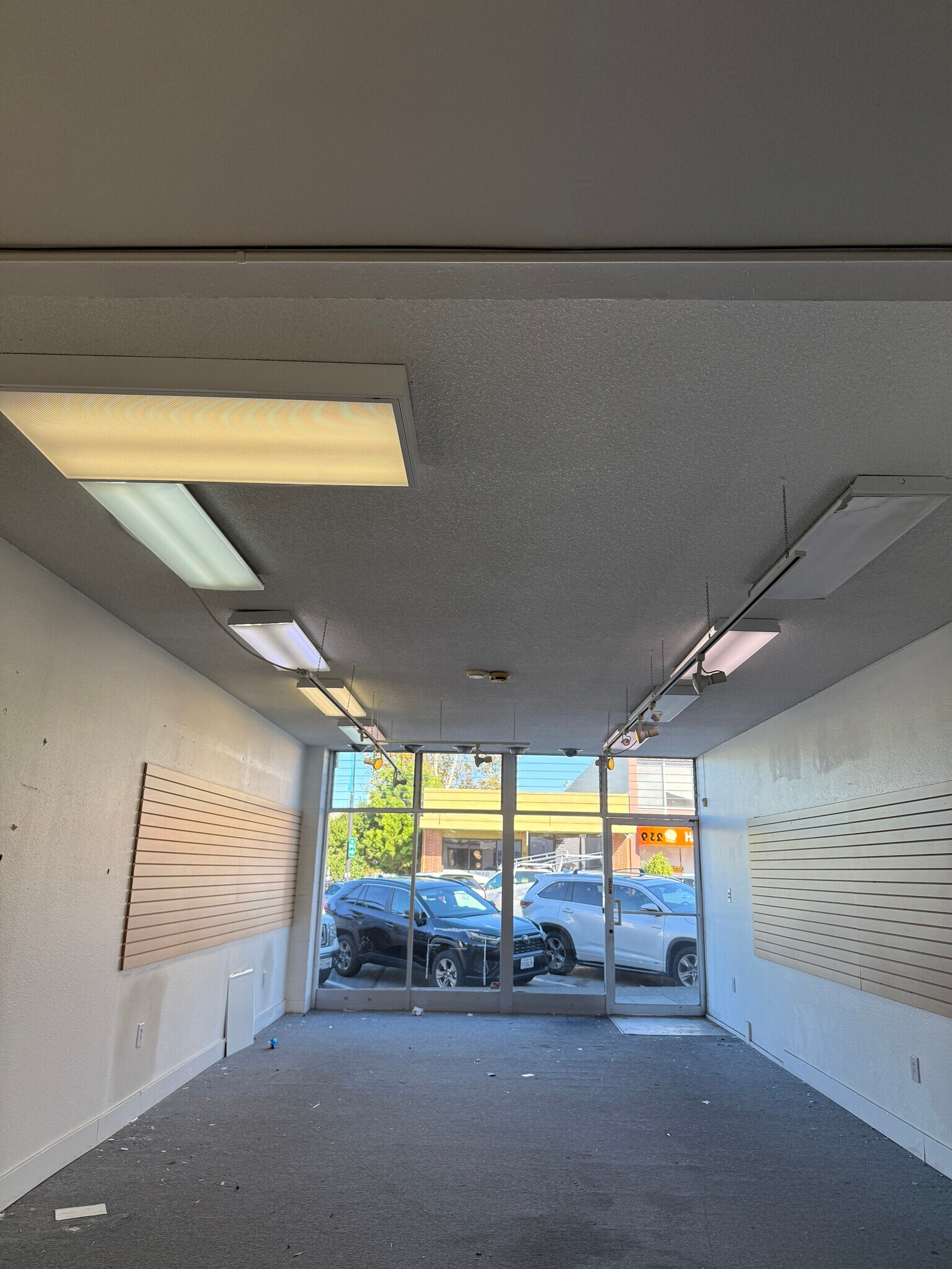 237-239 Broadway, Millbrae, CA for lease Interior Photo- Image 1 of 5