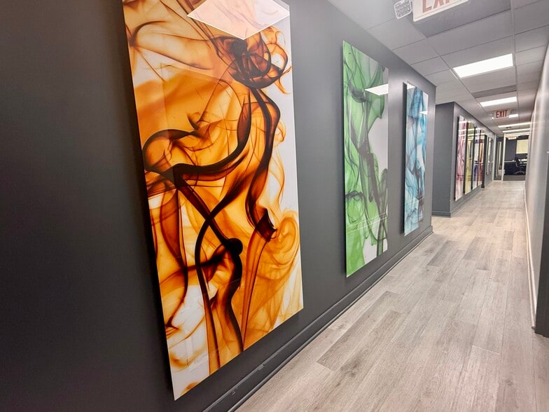 2215 Cheshire Bridge Rd NE, Atlanta, GA for sale - Interior Photo - Image 2 of 22