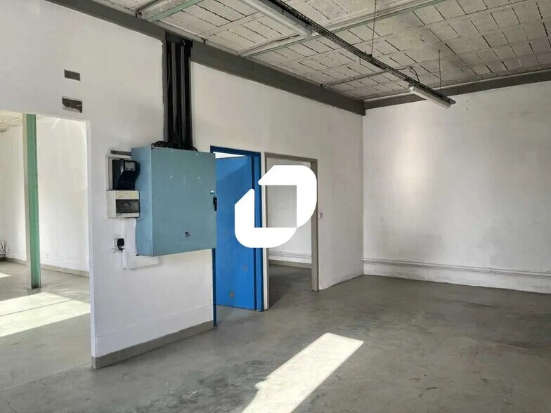 Office in Bègles for lease - Interior Photo - Image 3 of 4