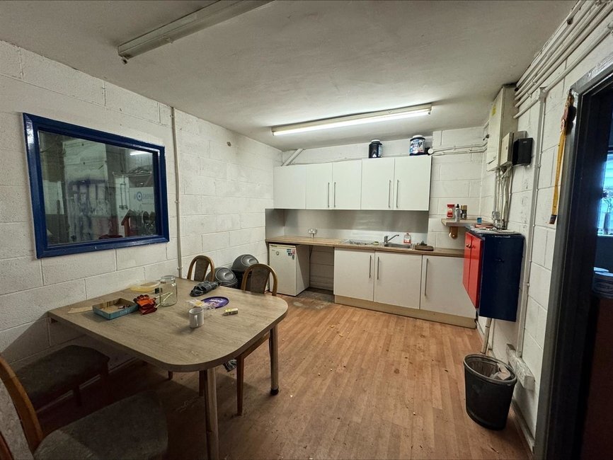 Wigwam Ln, Hucknall for lease Interior Photo- Image 1 of 3