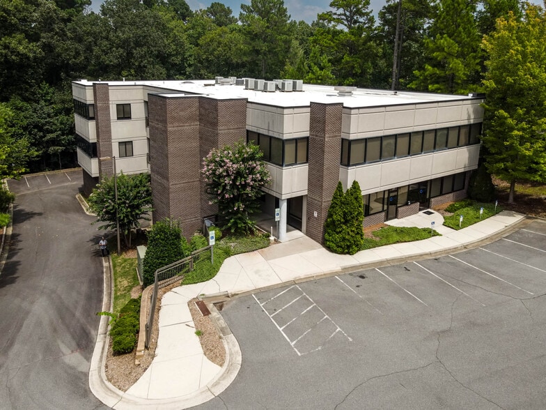 301 Providence Rd, Chapel Hill, NC for lease - Building Photo - Image 1 of 6