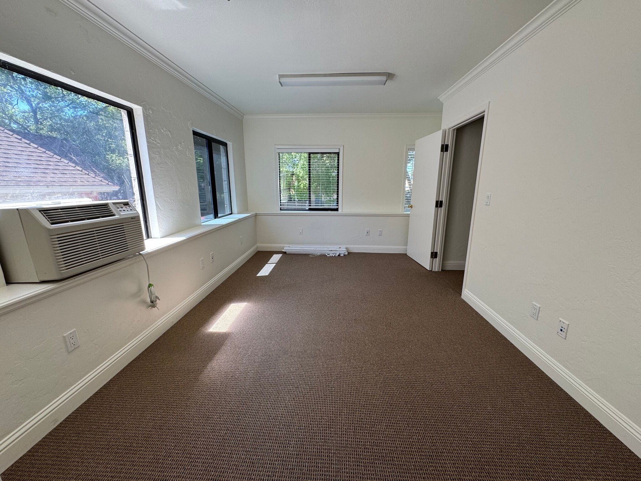 837 5th St, Santa Rosa, CA for lease Interior Photo- Image 1 of 4