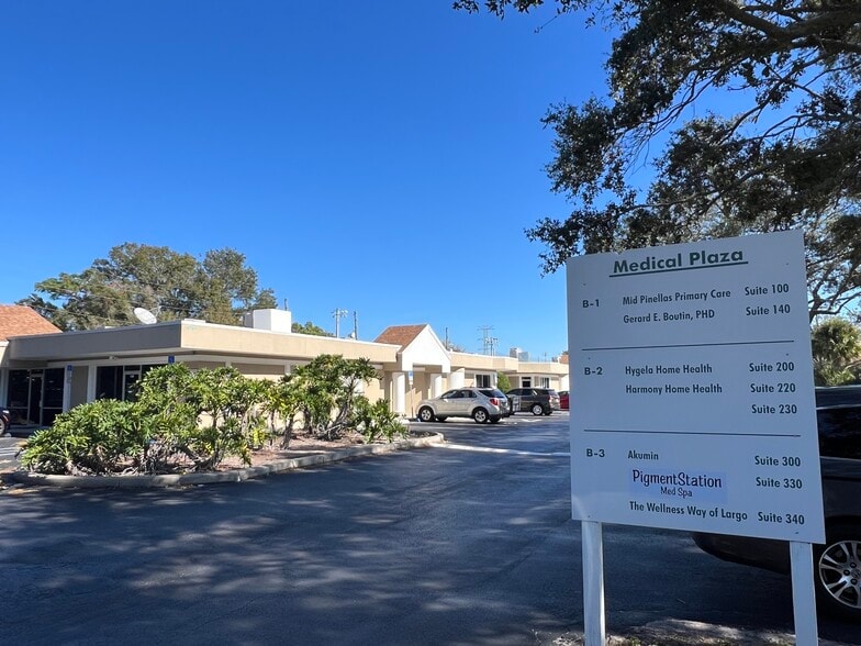 13787 Belcher Rd, Largo, FL for lease - Building Photo - Image 3 of 15