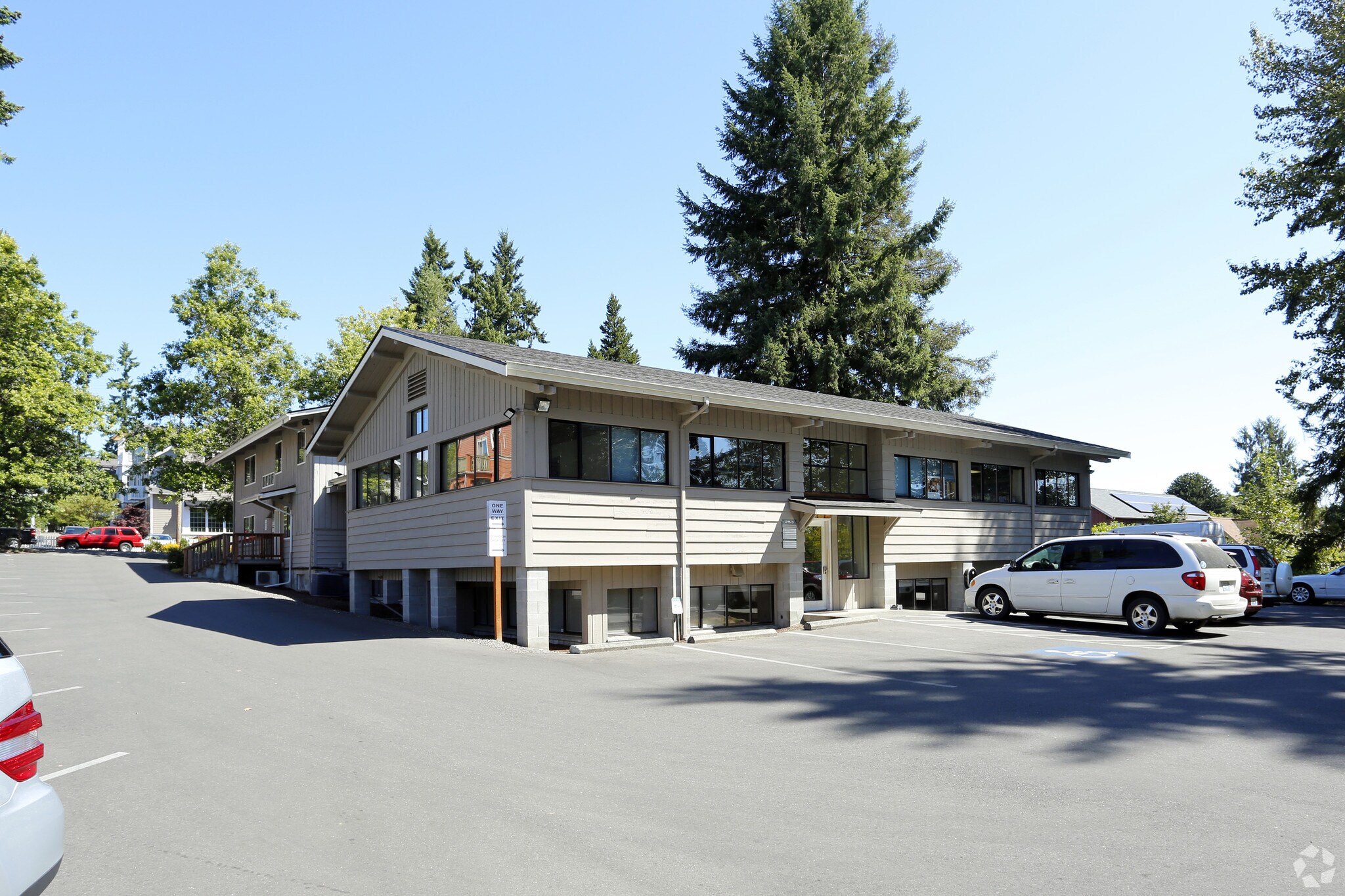 253 Winslow Way W, Bainbridge Island, WA for sale Primary Photo- Image 1 of 1