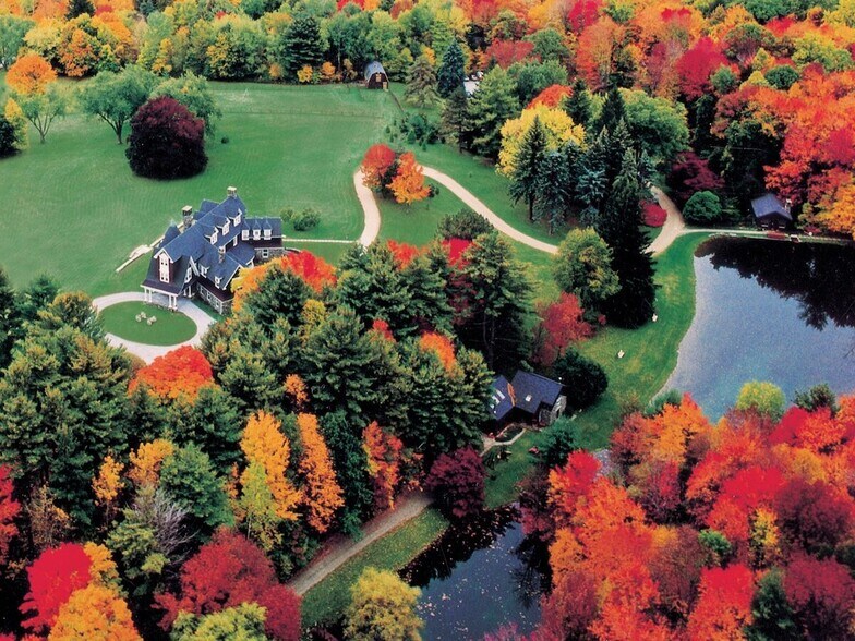 564 Under Mountain Rd, Salisbury, CT for sale - Primary Photo - Image 1 of 1