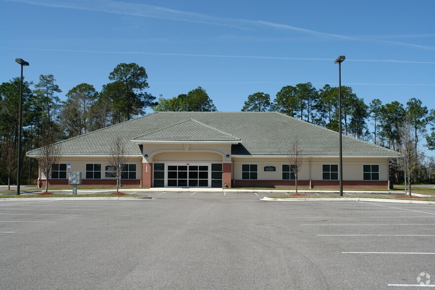 1689 Eagle Harbor Pky, Orange Park, FL for sale - Building Photo - Image 1 of 1