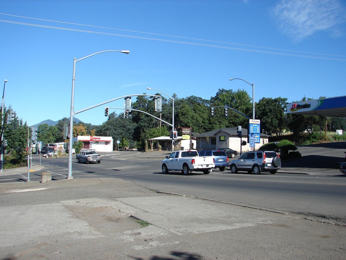 15105 Lakeshore Dr, Clearlake, CA 95422 Gas & Food Stop