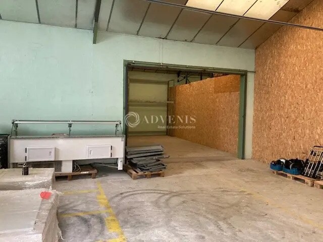 Flex in Vendôme for lease - Interior Photo - Image 2 of 2