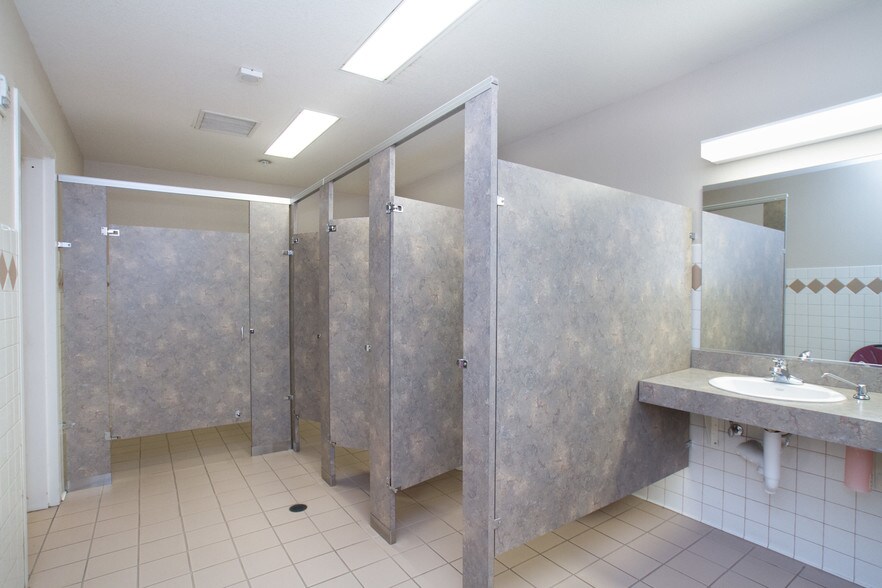 557 Olivina Ave, Livermore, CA for sale - Interior Photo - Image 1 of 1