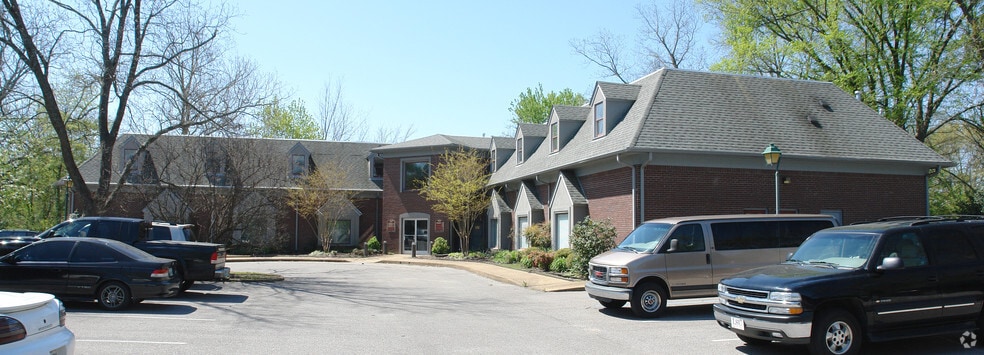 153 N Main St, Collierville, TN for lease - Building Photo - Image 3 of 5