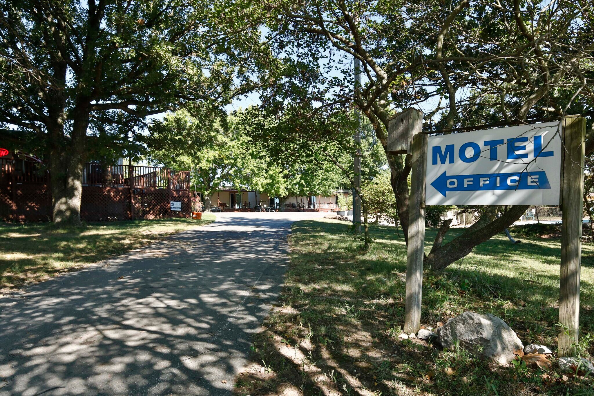 5 Southwinds Loop, Greenfield, MO 65661 Southwinds Motel