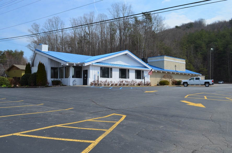 4231 US Hwy 221, Marion, NC for sale - Building Photo - Image 1 of 1