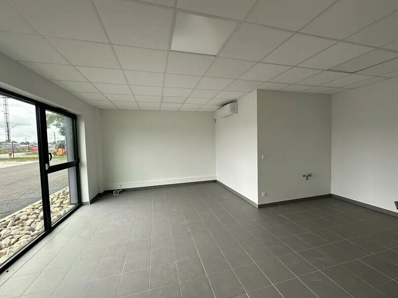 Flex in Souffelweyersheim for lease - Building Photo - Image 3 of 12