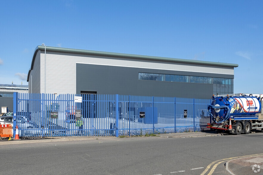 Beatty Rd, Waltham Cross for lease - Building Photo - Image 2 of 3