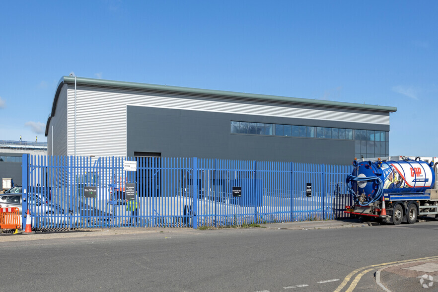 Beatty Rd, Waltham Cross for lease - Building Photo - Image 3 of 3