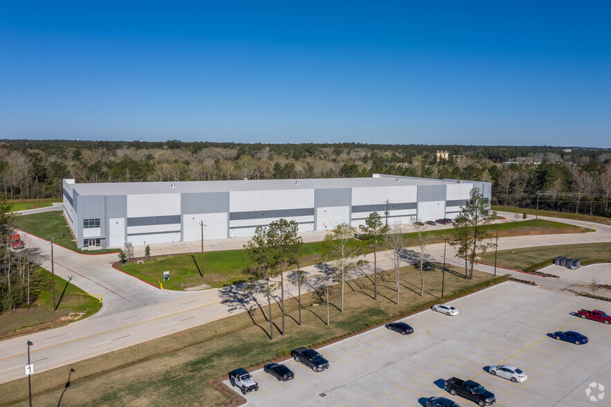 915 Conroe Park West Dr, Conroe, TX for sale - Aerial - Image 2 of 5