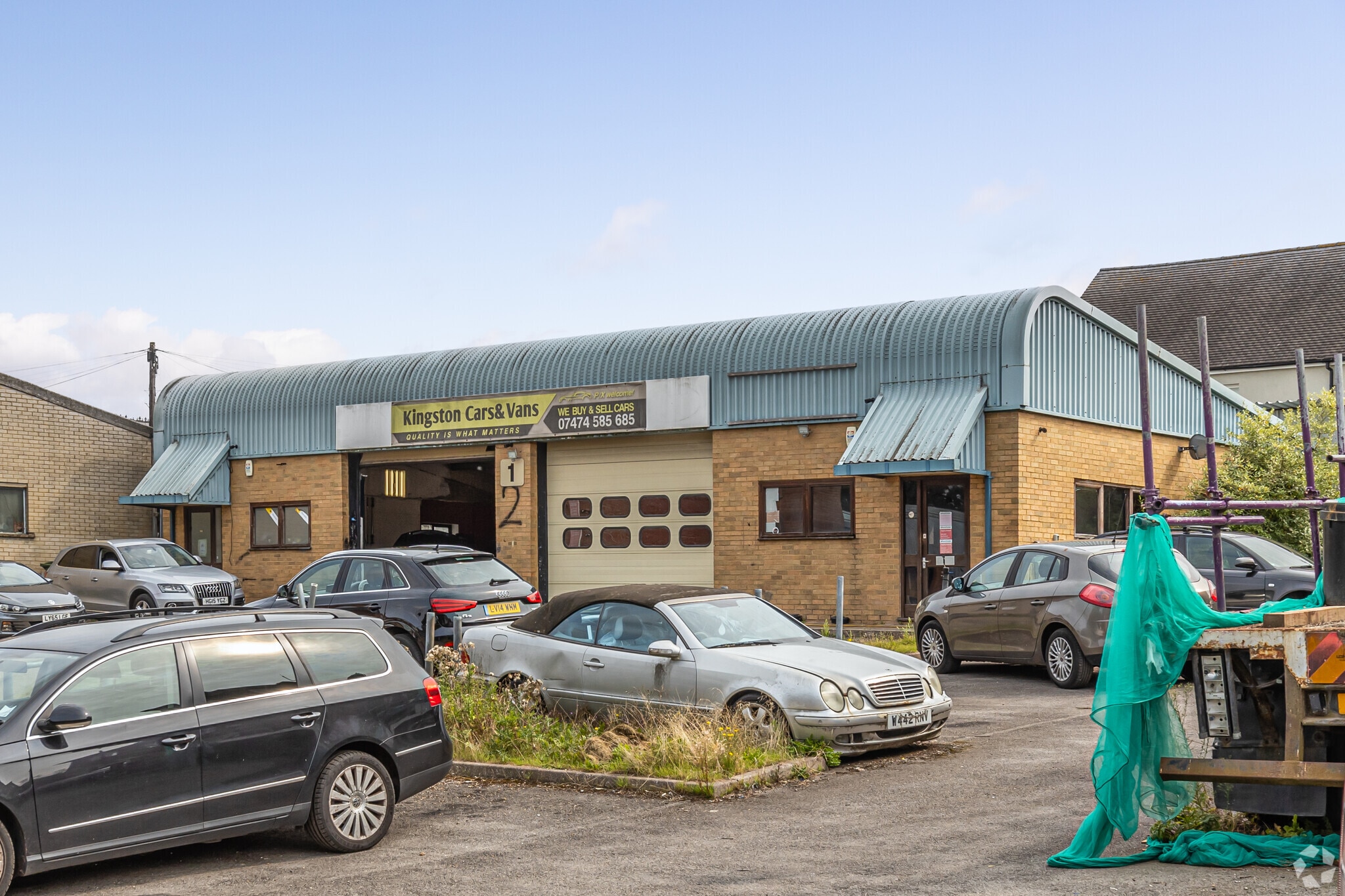 St Clare Court portfolio of 8 properties for sale on LoopNet.com Primary Photo- Image 1 of 9