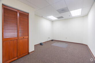 2881 E Oakland Park Blvd, Fort Lauderdale, FL for lease Interior Photo- Image 2 of 2