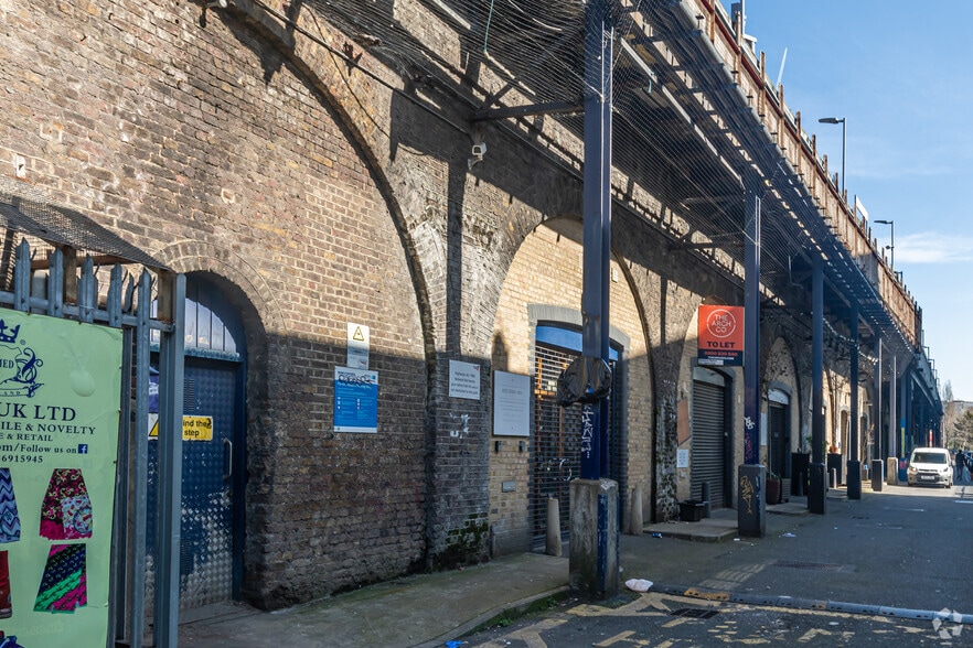 Resolution Way, London for lease - Building Photo - Image 1 of 4