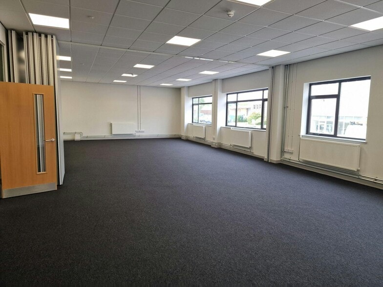 Ledson Rd, Manchester for lease - Building Photo - Image 3 of 6