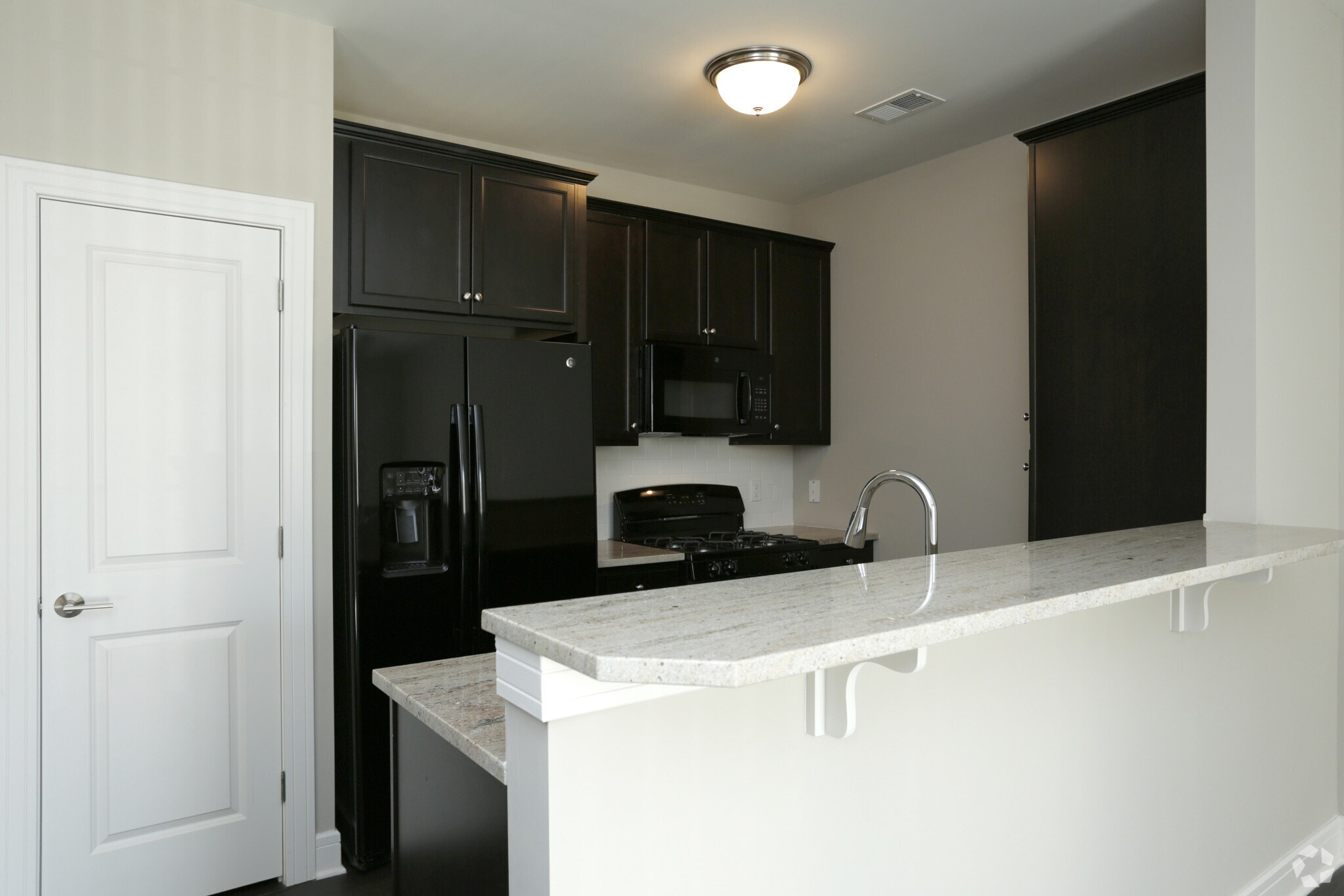 67 Halstead St, Clinton, NJ 08809 Halstead Place