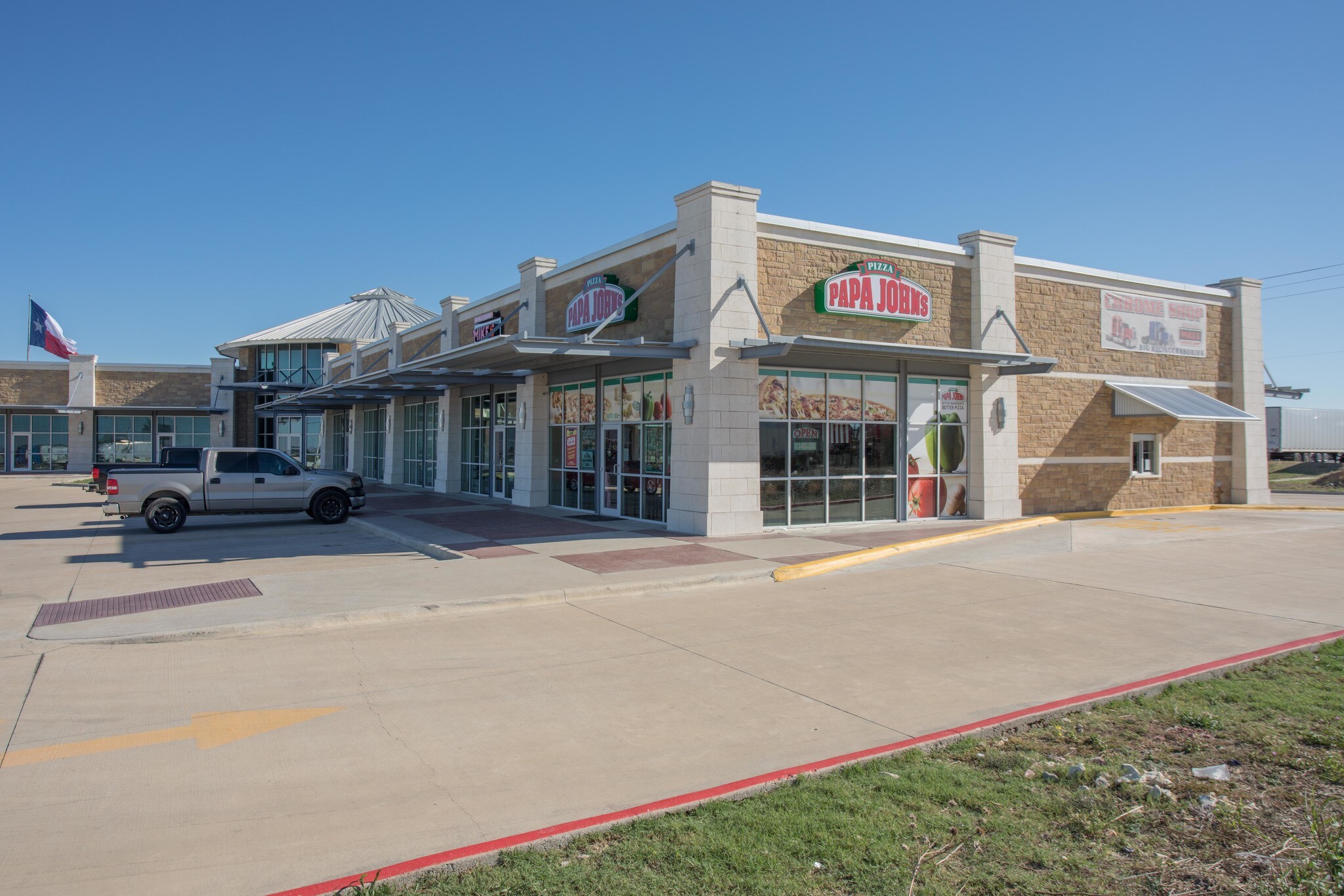 11720 N I35, Jarrell, TX, 76537 Retail Space For Lease