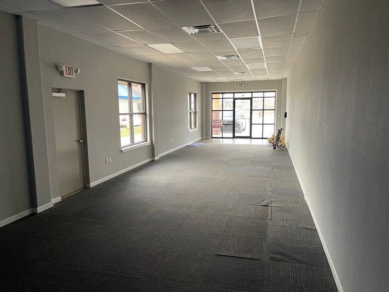 139 W Shawnee St, Muskogee, OK for lease - Interior Photo - Image 2 of 8