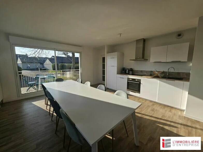 Office in Melesse for lease - Interior Photo - Image 2 of 5