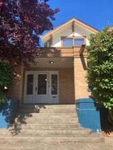 1010 Esther St, Vancouver, WA for lease Interior Photo- Image 1 of 3