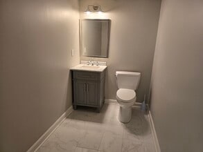 700 Old Roswell Lakes Pky, Roswell, GA for lease Interior Photo- Image 1 of 13