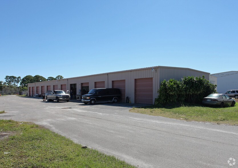 3338 Enterprise Rd, Fort Pierce, FL 34982