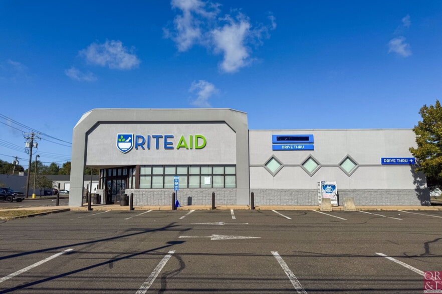 10 Hemingway Ave, East Haven, CT for sale - Building Photo - Image 3 of 17