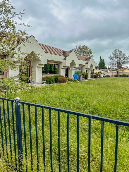 2621 Nut Tree Rd, Vacaville, CA for sale - Building Photo - Image 3 of 4