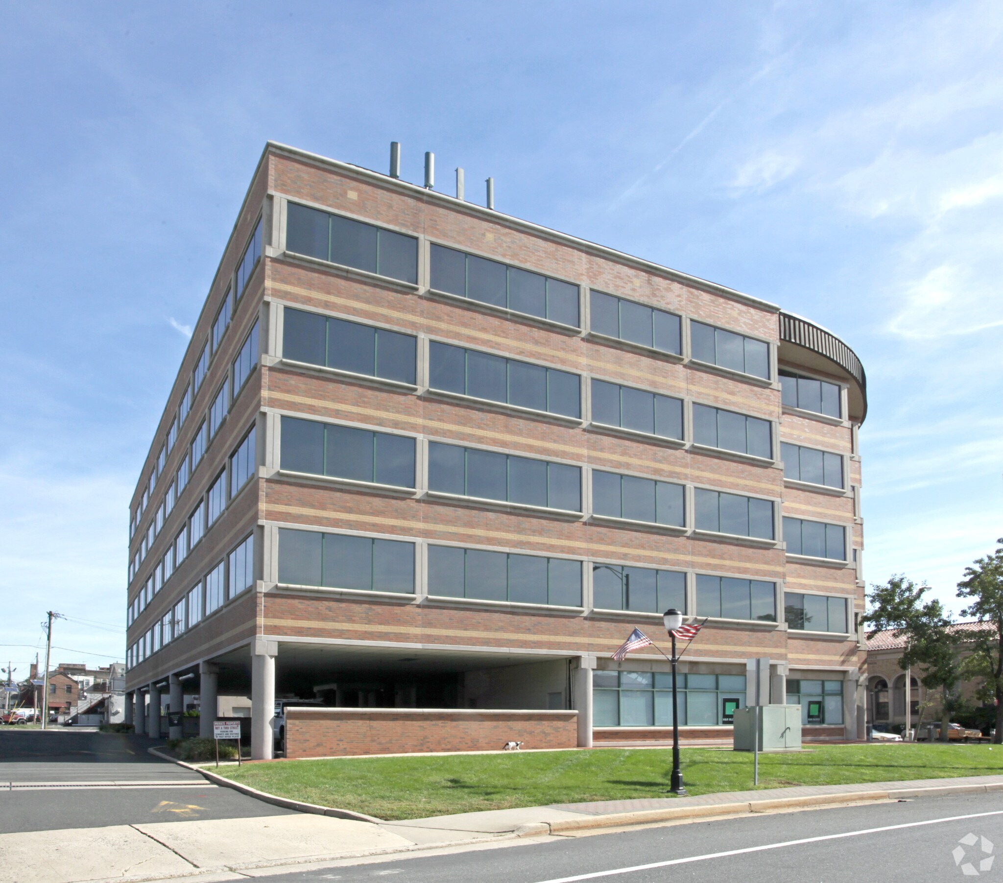 50 Division St, Somerville, NJ 08876 Post Office Plaza