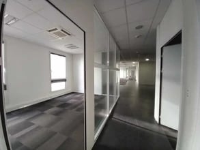 11 Rue Aimé Cotton, Saint-Priest for lease Interior Photo- Image 1 of 11