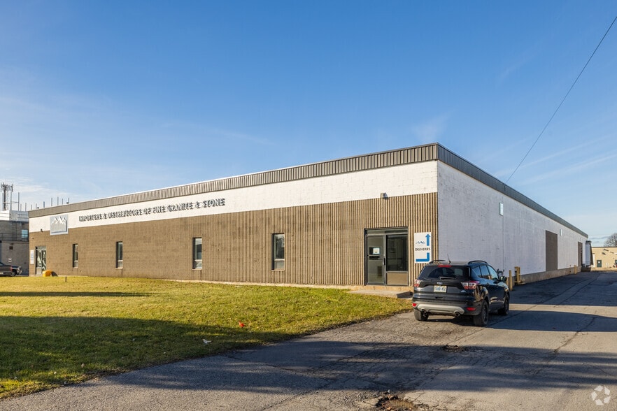 85 Bentley Ave, Ottawa, ON for lease - Building Photo - Image 2 of 3