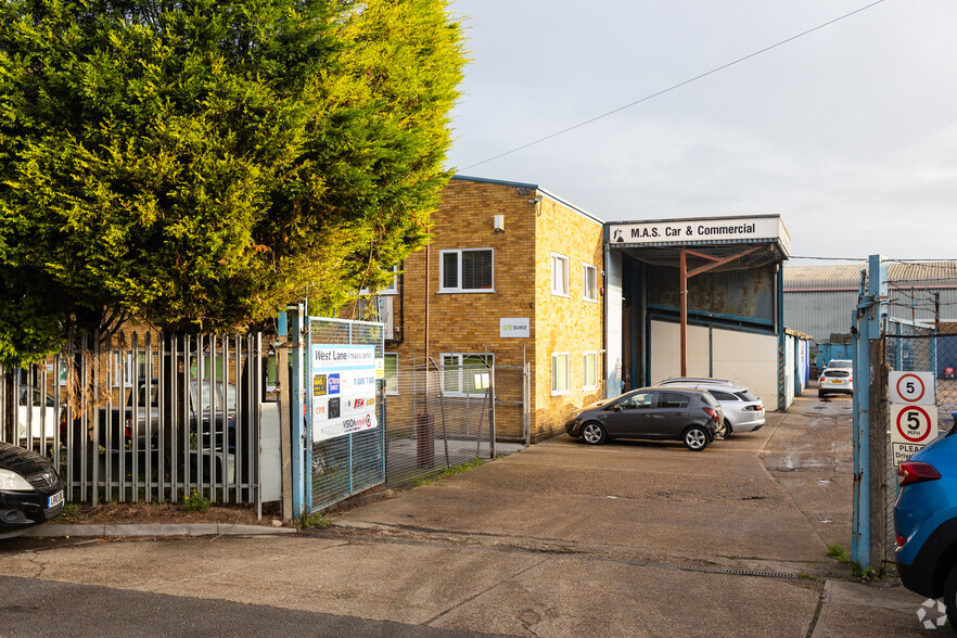 West Ln, Sittingbourne for lease - Primary Photo - Image 1 of 5