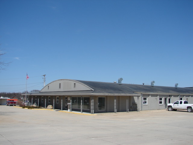 1000 S Grand Ave, Charles City, IA for sale - Primary Photo - Image 1 of 1