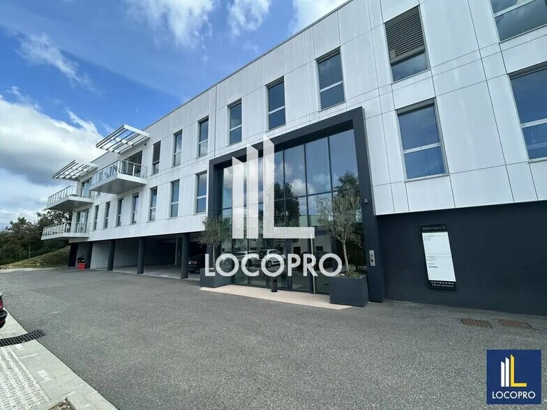 Office in SOPHIA ANTIPOLIS for lease - Building Photo - Image 3 of 12