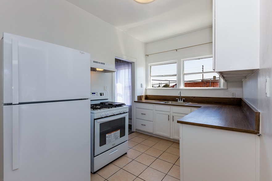 1716-1718 W 45th St, Los Angeles, CA for sale - Building Photo - Image 3 of 10