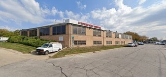 920 Cedar Ave, St Charles IL - Warehouse