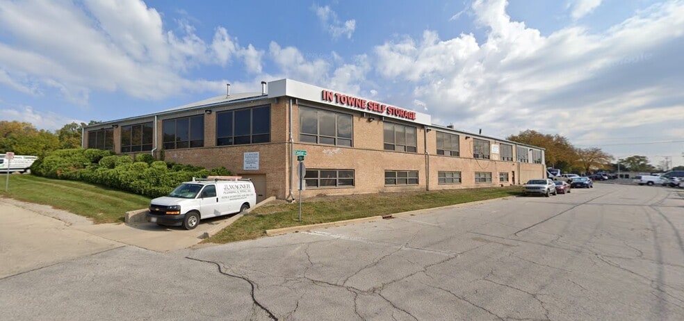920 Cedar Ave, St Charles, IL for lease - Building Photo - Image 1 of 27