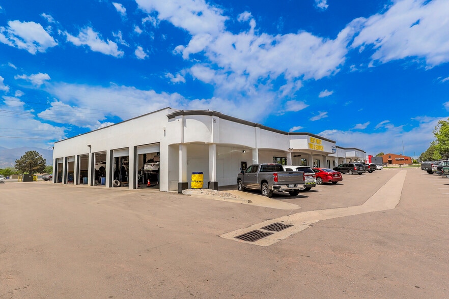 3175 Jet Wing Dr, Colorado Springs, CO for lease - Building Photo - Image 3 of 20