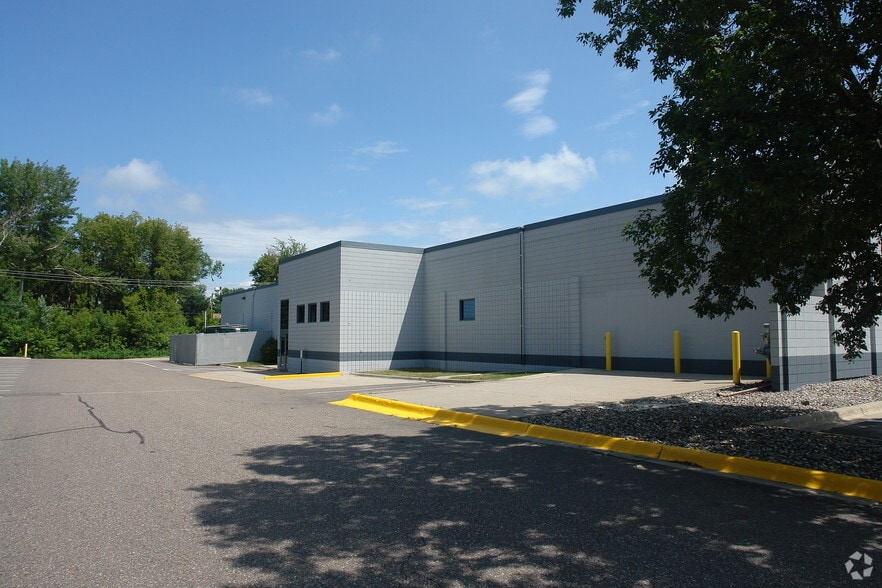 15102 Minnetonka Industrial Rd, Minnetonka, MN for lease - Building Photo - Image 3 of 7